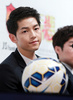 韓国・ソウルで行われた、「FC SMILE」の創立式典に臨む、俳優のソン・ジュンギ（2015年8月10日撮影）。(c)STARNEWS