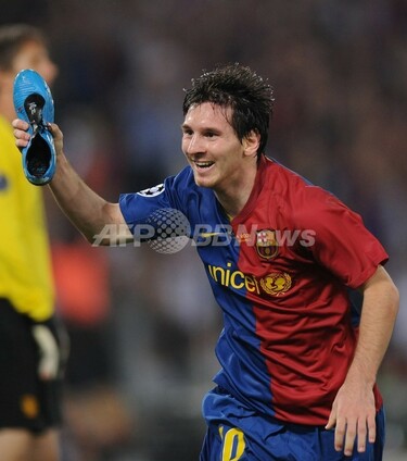 メッシがバロンドールを初受賞 写真2枚 国際ニュース：AFPBB News