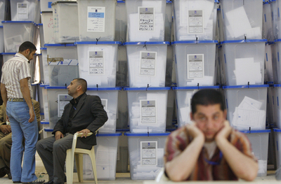 イラク議会選、首相会派がリード 投票率62.4％