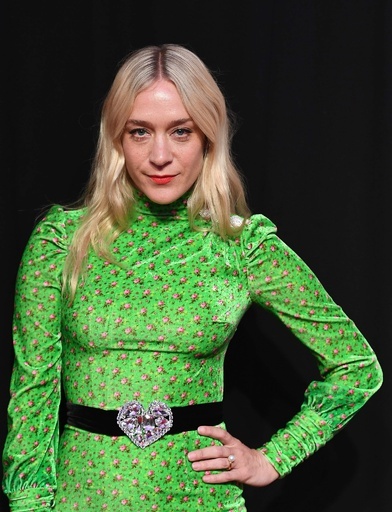 クロエ・セヴィニー、「アレッサンドラ・リッチ」のドレスを着用