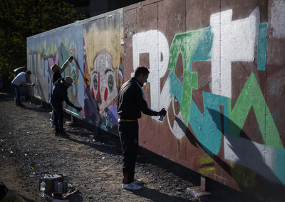 「落書き専用」壁、ストックホルムで人気