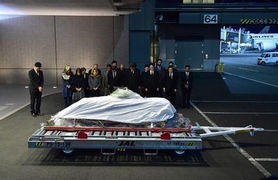 中村哲さんの遺体、成田空港に到着 9日に福岡へ