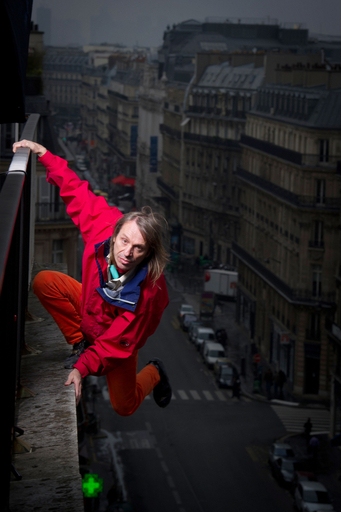 世界中のビル登る「スパイダーマン」、ブルジュ・ハリファ挑戦へ