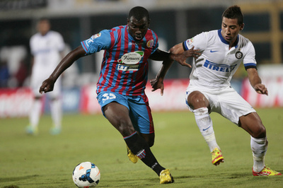 スアレスの再来？相手にかみついた選手が8試合出場停止 イングランド2部