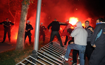 モンテネグロで親セルビア派が暴動、コソボへの国家承認に抗議