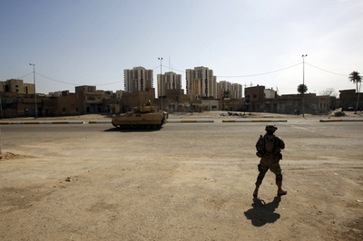 車両による24時間の外出禁止令発令 - イラク