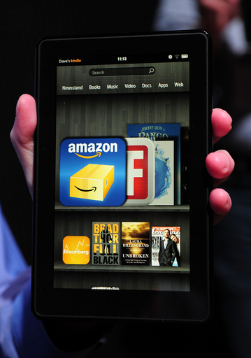アマゾン、タブレット型端末「キンドル・ファイア」発表 iPadの半額以下