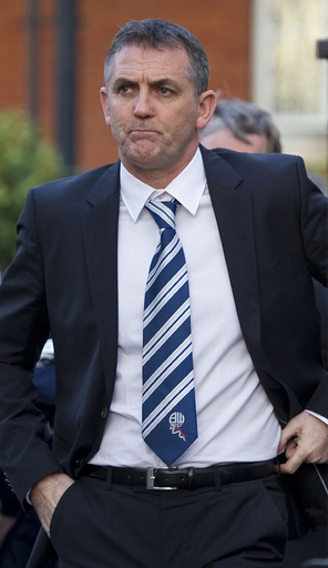 ムアンバに回復の兆候、自発呼吸を始める