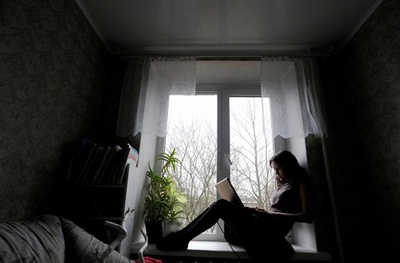 政府礼賛と政敵たたき、高賃金の「荒らし」の仕事 ロシア