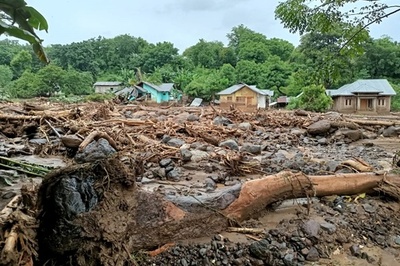 家も娘も失った…夜に響く「洪水だ！」の叫び声 インドネシア豪雨