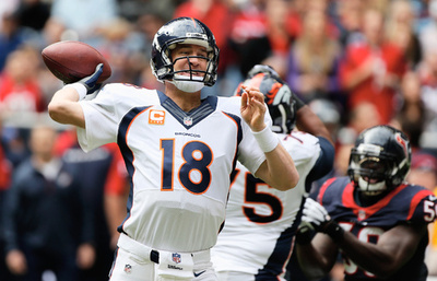 ブロンコスが勝利、マニングがシーズンTDパス記録を更新