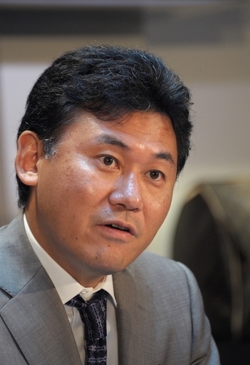 日本企業の英語社内公用語化に賛否両論