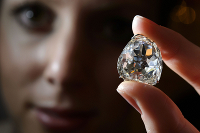 35カラットの歴史的ダイヤ「ボーサンシー」、7億7000万円で落札 スイス