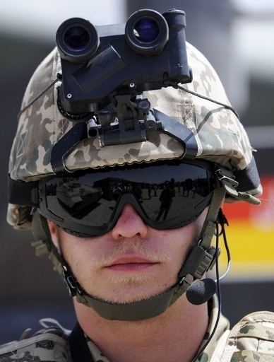 ヘルメットを弾丸が貫通も無事、「英軍で最もラッキーな兵士」