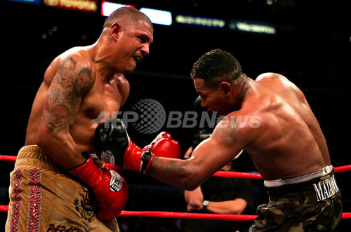 リカルド・マヨルガ 判定でフェルナンド・バルガスを降す 写真24枚 ファッション ニュースならMODE PRESS powered by