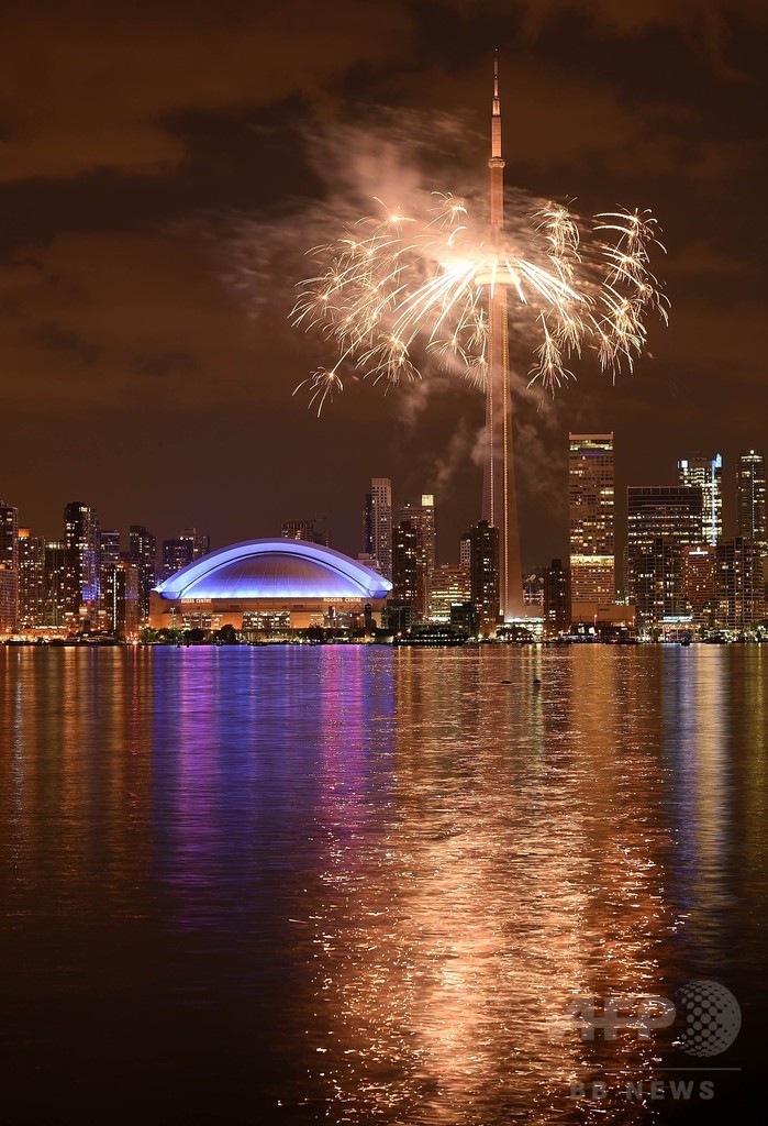 CNタワーの花火で開幕、パンアメリカン競技大会