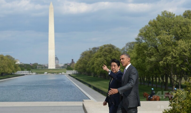 安倍首相、オバマ大統領とリンカーン記念館をサプライズ訪問