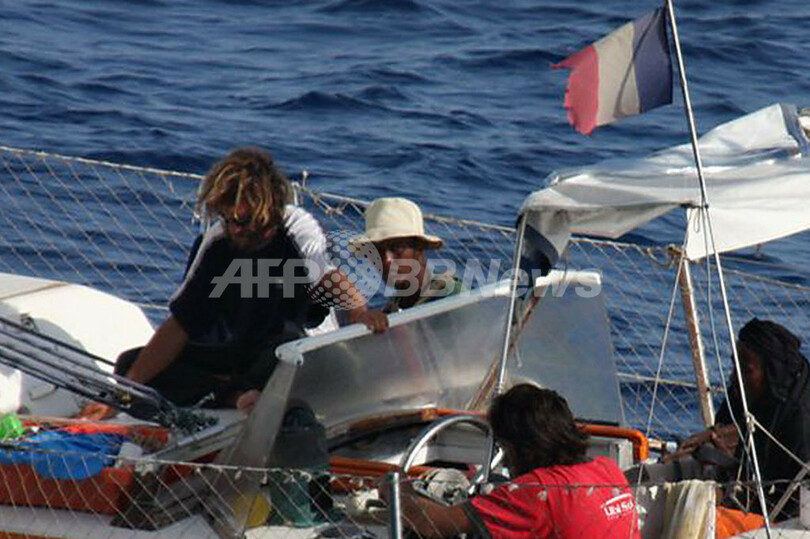 ソマリア海賊から人質救出の瞬間、仏軍特殊部隊