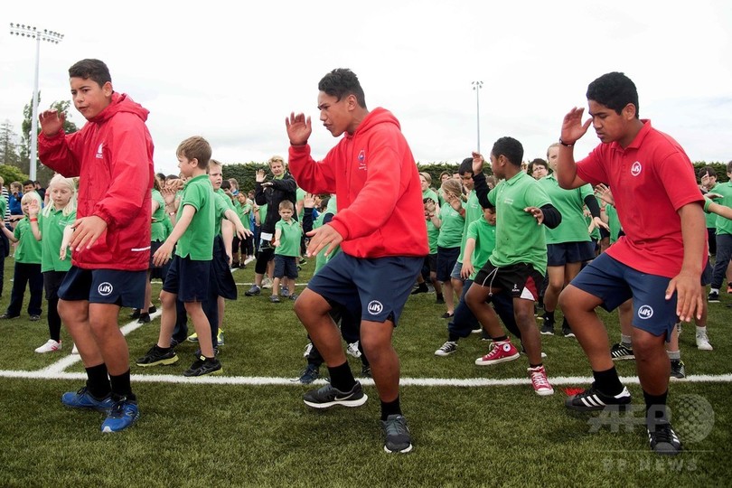 少年少女7000人で ハカ 踊る ギネス世界記録に挑戦 Nz 写真13枚 国際ニュース Afpbb News