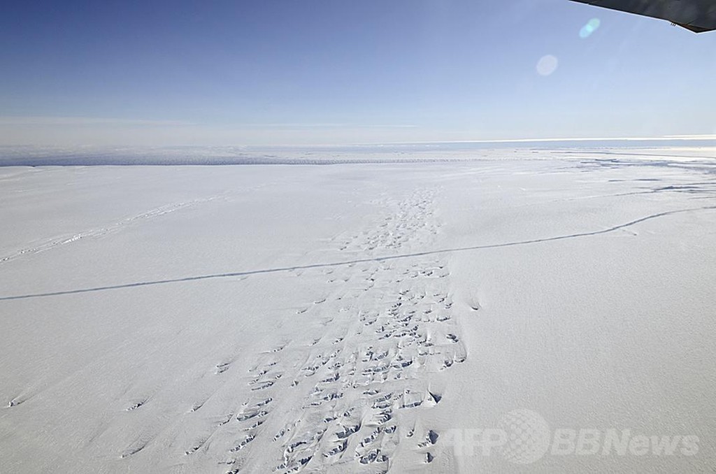 南極巨大氷河の融解進む、20年で1センチの海面上昇も 研究 南極巨大氷河の融解進む、20年で1センチの海面上昇も 研究
