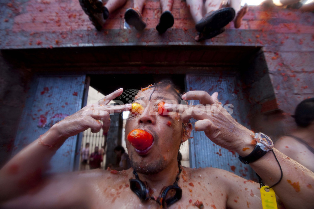 街も人も真っ赤！スペインのトマト祭り「トマティーナ」 写真12枚 国際