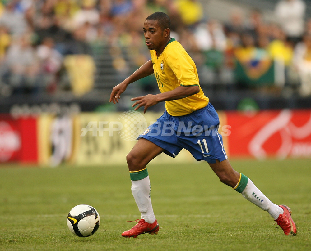 ロビーニョ(ブラジル代表) 直筆サイン 広州恒大 日本人GKもお手上げの