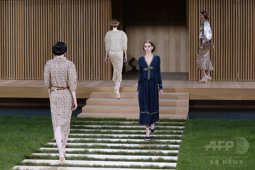 「シャネル」16年春夏パリ・オートクチュール