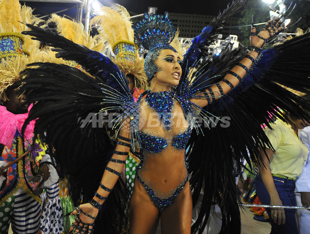 リオのカーニバル、優勝はビライザベル