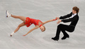 12-13フィギュアスケートGPシリーズ第6戦、NHK杯（NHK Trophy 2012）は23日、宮城県利府町のセキスイハイムスーパーアリーナで行われ、ペア・ショートプログラム（SP）ではロシアのベラ・バザロワ（Vera Bazarova）/ユーリ・ラリオノフ（Yuri Larionov）組が65.61点で首位に立った。

57.07点で4位につけたアナスタシヤ・マルチュシェワ（Anastasia Martiusheva）/アレクセイ・ロゴノフ（Alexei Rogonov）組（2012年11月24日撮影）。(c)AFP/Toru YAMANAKA