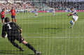 写真は、後半41分にPKを決めるユベントスのアレッサンドロ・デル・ピエロ（%%Alessandro Del Piero%%）。(c)AFP/GIUSEPPE CACACE