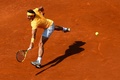 男子テニス、バルセロナ・オープン、シングルス3回戦。リターンを打つラファエル・ナダル（2018年4月26日撮影）。(c)AFP PHOTO / PAU BARRENA