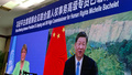 中国・広州で、習近平・中国国家主席とオンラインで会談するミチェル・バチェレ国連人権高等弁務官（左）を映した画面。国連人権高等弁務官事務所（OHCHR）提供（2022年5月25日撮影、公開）。(c)AFP PHOTO /  Office of the United Nations High Commissioner for Human Rights (OHCHR)