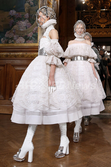 新品同様★アレキサンダーマックイーン★ツイードスカート ルック】「アレキサンダー・マックイーン」2021-22年秋冬コレクション