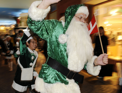 グリーンサンタが日本に参上、環境保護を訴え