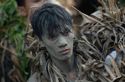 洗礼者ヨハネたたえるフィリピンの「泥の人祭り」