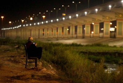【今日の1枚】国境前に、諦められぬ思い メキシコ