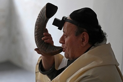 アフガニスタン最後のユダヤ人、タリバン復権恐れ決別のとき