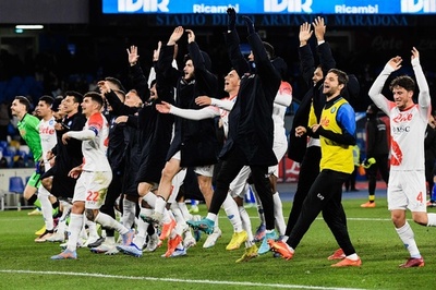 ナポリが6連勝 33季ぶりのリーグ制覇へ前進