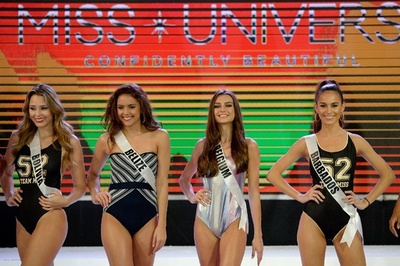 ミス・ユニバース各国代表が美ボディー披露 比で水着ショー