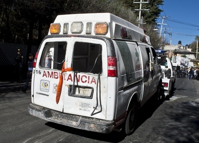 メキシコでバスと列車が衝突、16人死亡