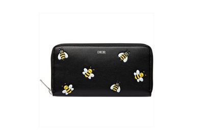 「ディオール」KAWSによるデザインアイテム登場