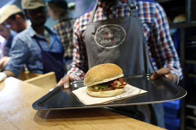 仏国民、バーガーの魅力に敗北… 販売数が定番サンド抜く