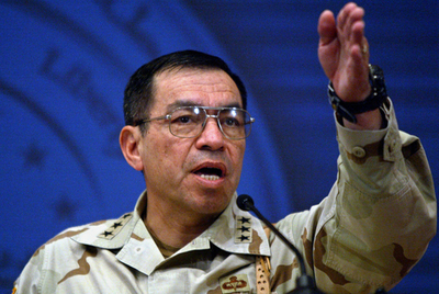 元米軍司令官のイラク政策批判に政府が反論