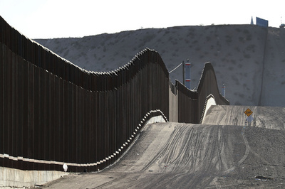 米政府、不法入国者の難民申請拒否へ