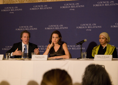 アンジェリーナ・ジョリー、イラクの教育に関するパネルディスカッションに参加