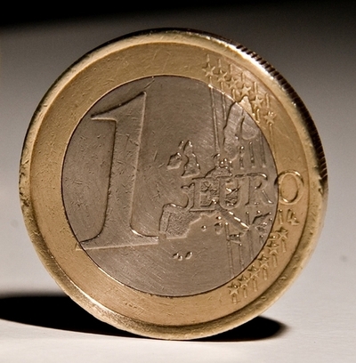 「祝！定年生活」、通行人に1ユーロ配る ドイツ