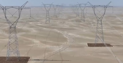 中国 タクラマカン砂漠の750kV送電線で初の活線作業を実施