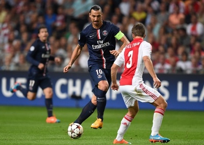 アヤックス、シェネのFK弾でPSGとドロー 欧州CL