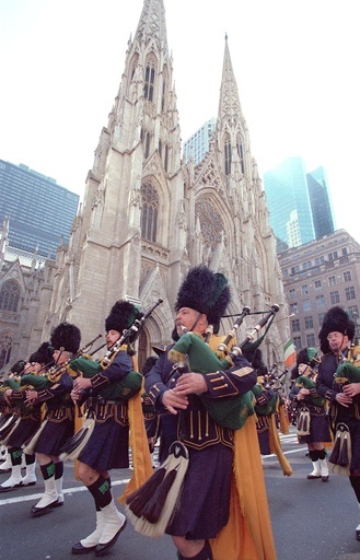 フラッシュモブの集団に暴行、「同性愛者と勘違い」 ロシア