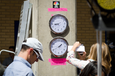 ロイヤルベビーは「週末までに」、カミラ夫人